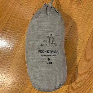Uniqlo Gray Packable Light Jacket/Parka